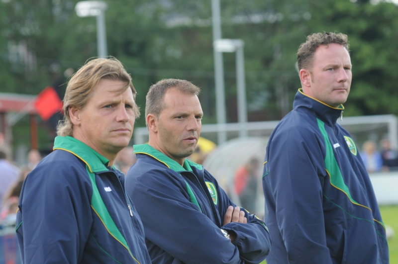 De nieuwe trainersstaf, Maurice Steijn,  Wilfred van Leeuwen en keeperstrainer Max de Jong