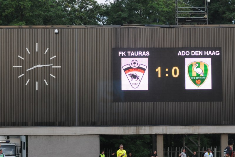 Europa League FK Taunas - ADO Den Haag Zijn rode kaart leverde via een penalty de 1-0 voorsprong op voor Tauras