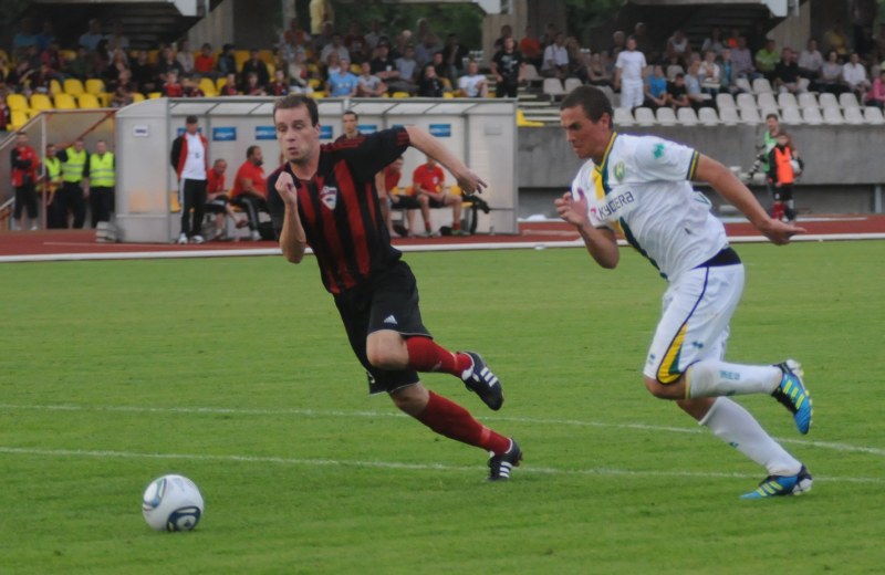 Europa League FK Tauras - ADO Den Haag Wesley Verhoek op jacht naar de bal