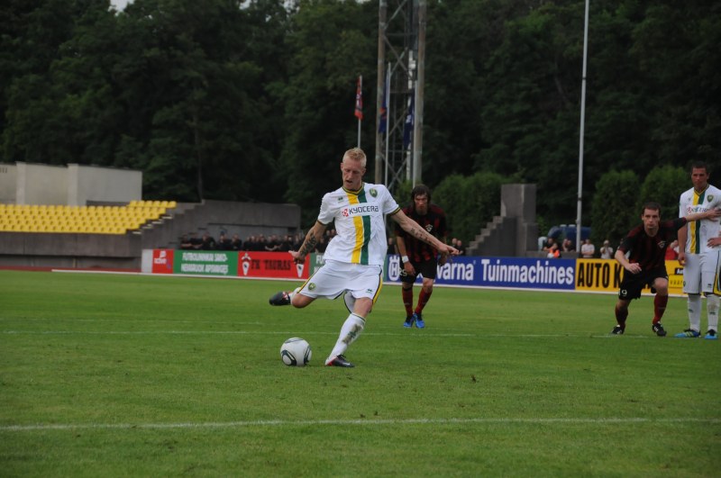 Europa League FK Taunas - ADO Den Haag Lex Immers scoort vanaf de penaltystip de 2-2