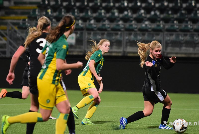 Vrouwenvoetbal: ADO Den Haag wint ruim van Telstar