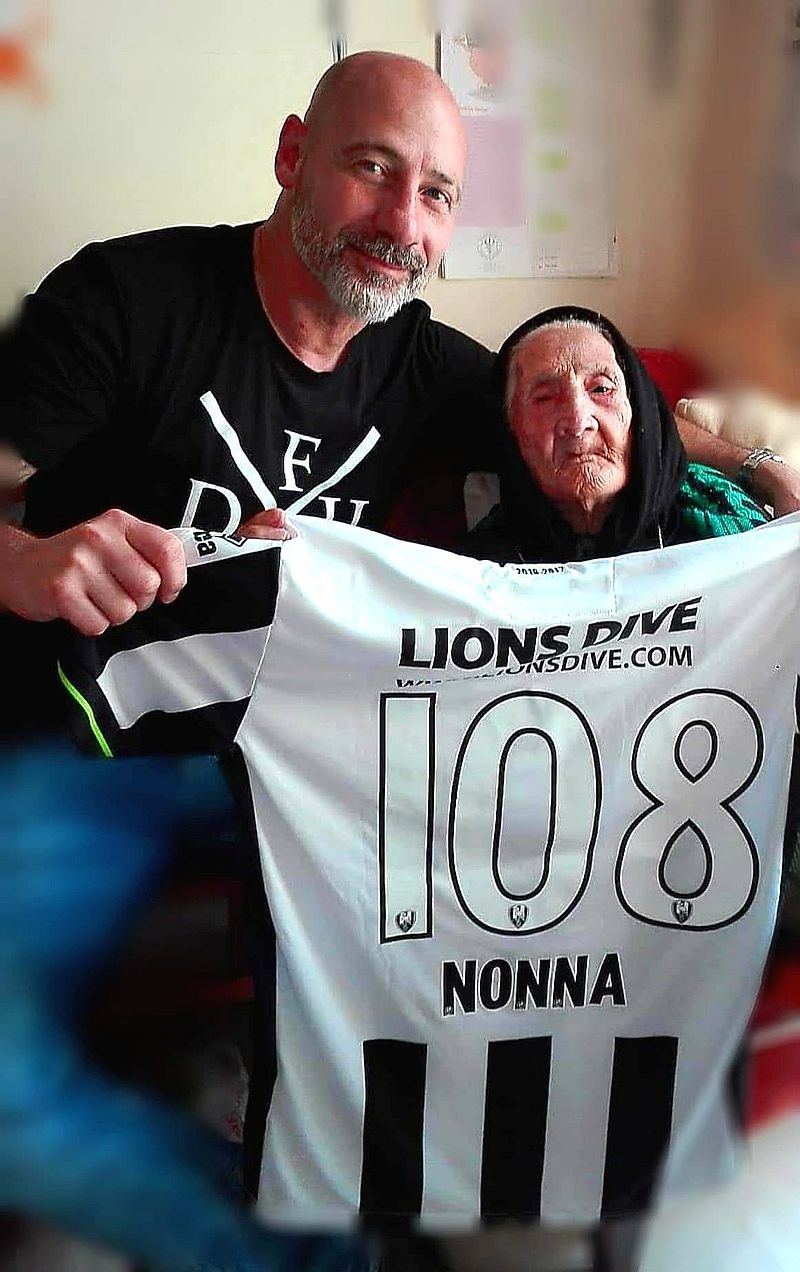 Nona Galetta, 108 jaar oud, ADO Den Haag , Supporter