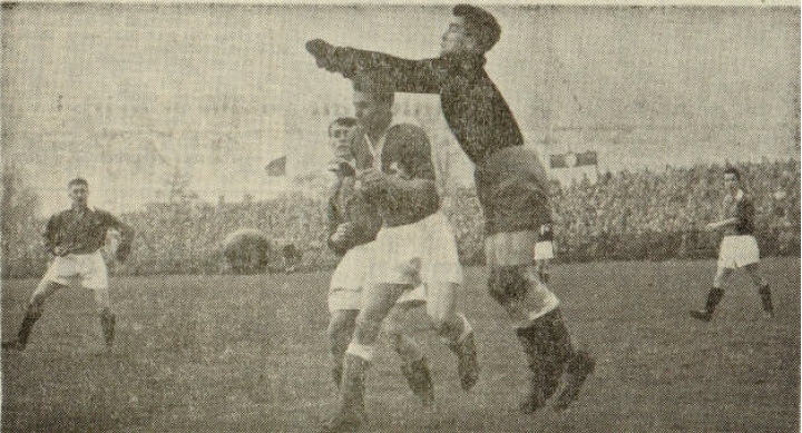 Wim Tiimmermans in actie tijdens A.D.O. - Limburgia in 1955