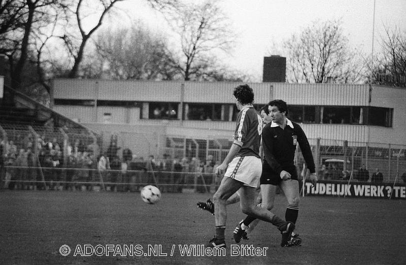 FC Den Haag FC Utrecht gestaakt bom op het veld