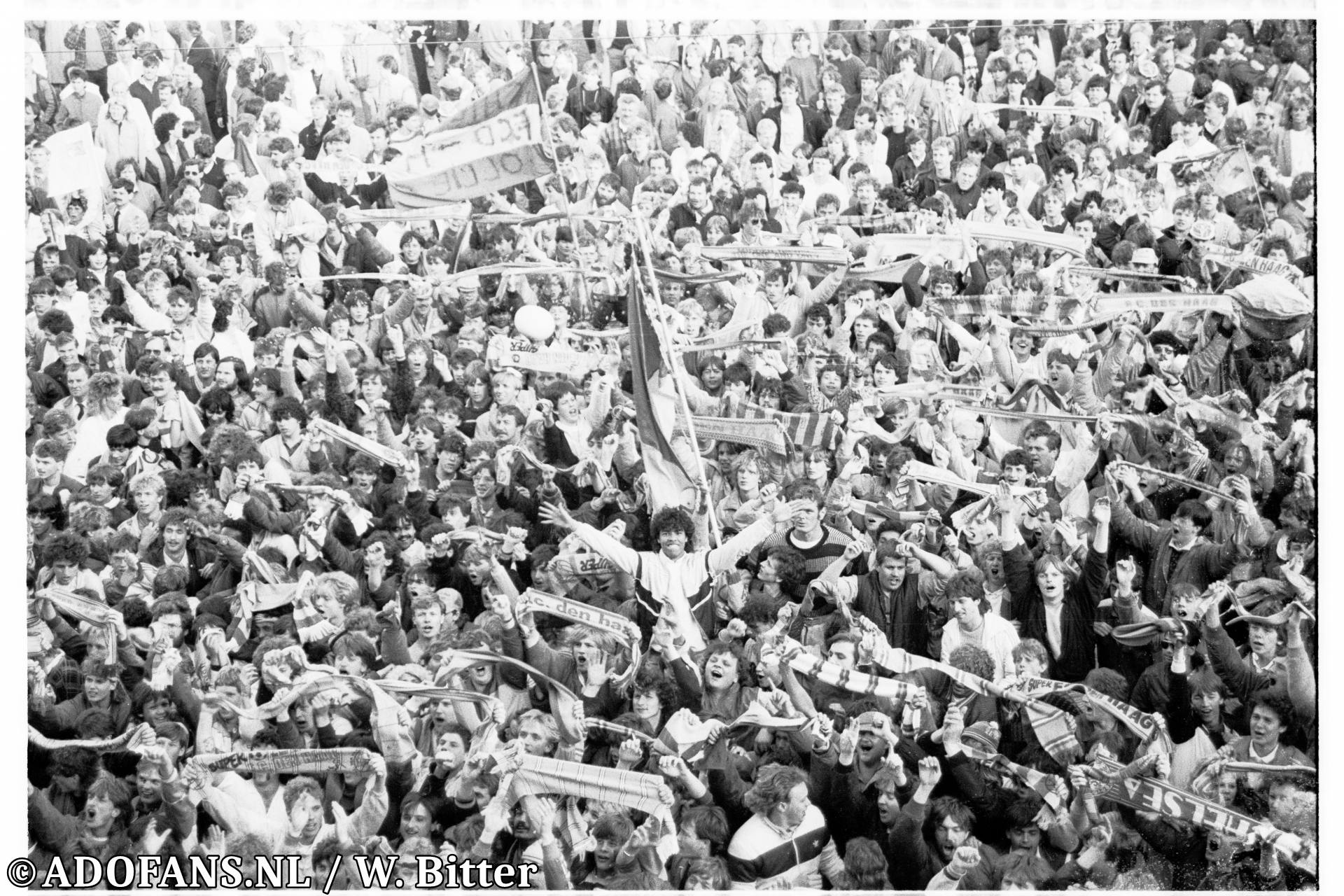 FC Den Haag is ongeslagen kampioen eerste divisie feest op de Javastraat