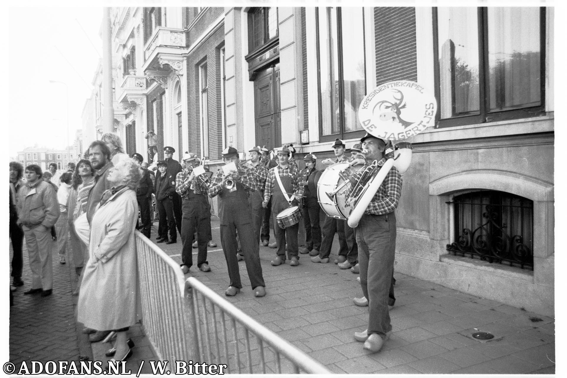 FC Den Haag is ongeslagen kampioen eerste divisie feest op de Javastraat