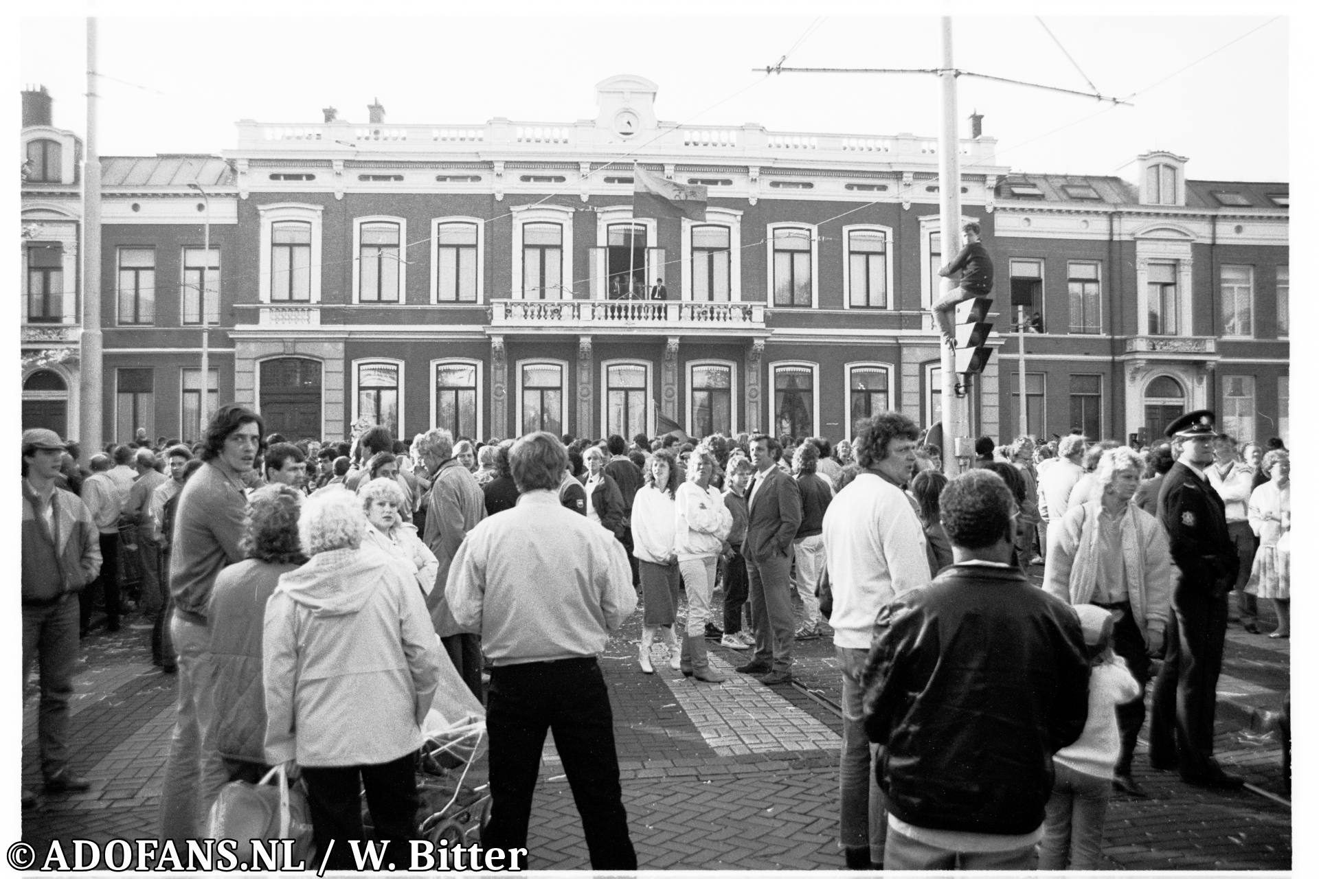 FC Den Haag is ongeslagen kampioen eerste divisie feest op de Javastraat