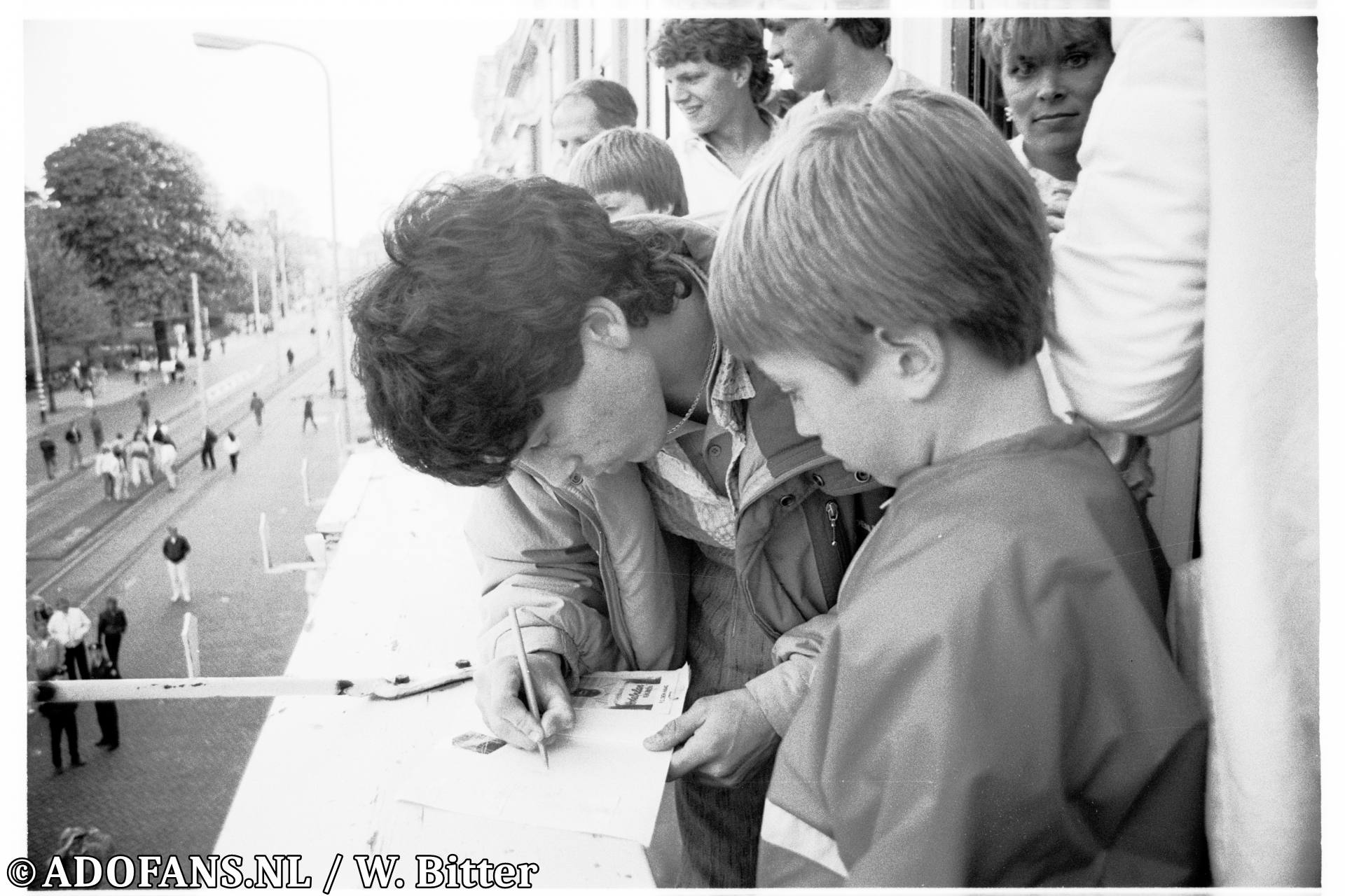 FC Den Haag is ongeslagen kampioen eerste divisie feest op de Javastraat