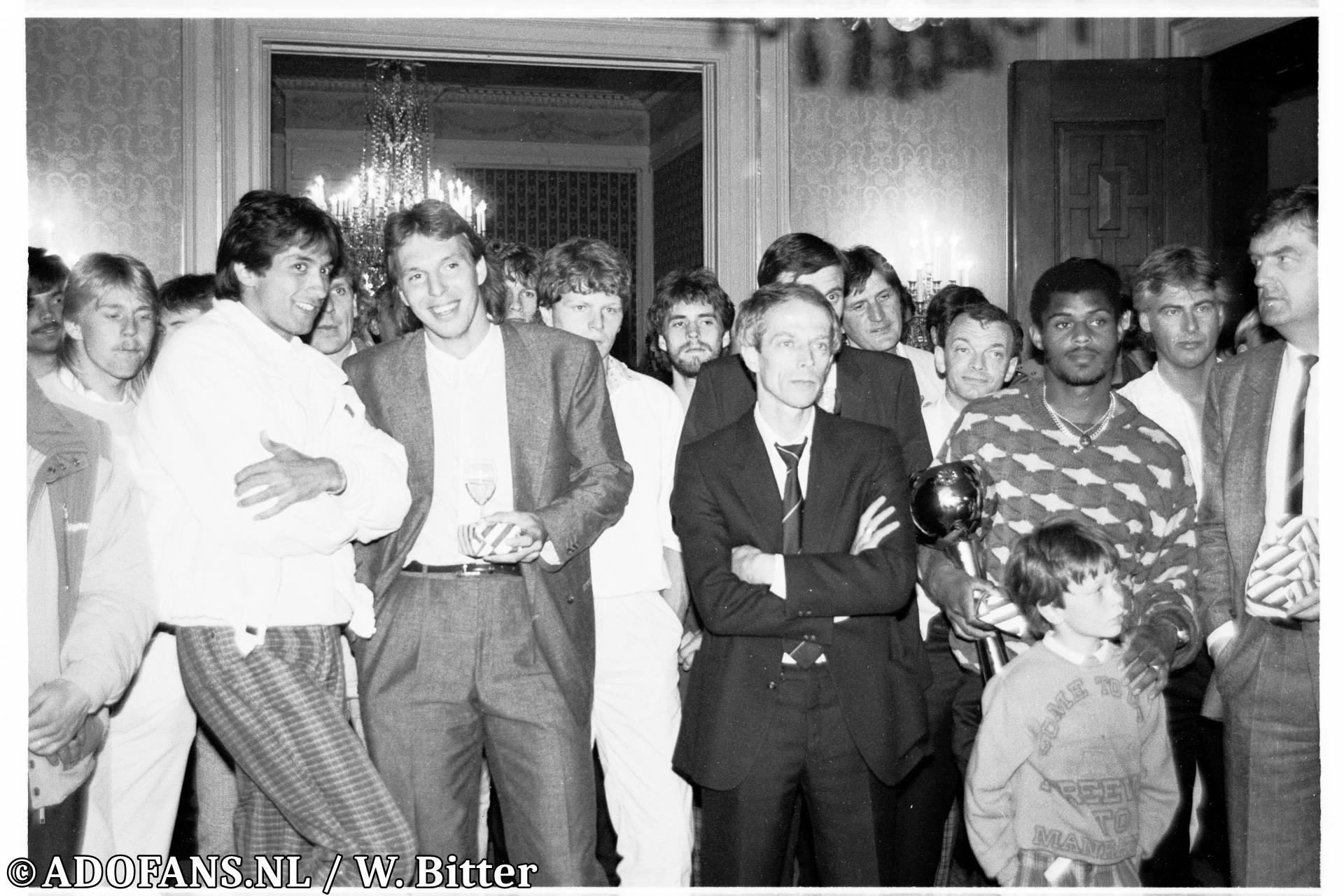 FC Den Haag is ongeslagen kampioen eerste divisie feest op de Javastraat