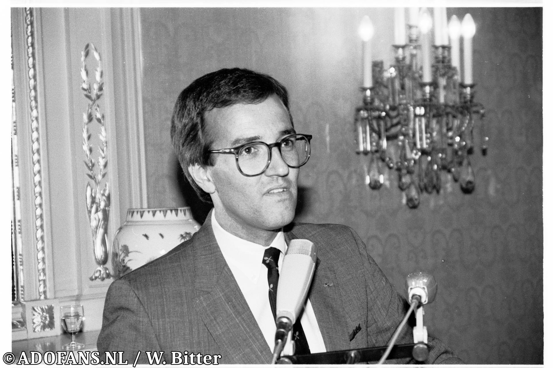 FC Den Haag is ongeslagen kampioen eerste divisie feest op de Javastraat