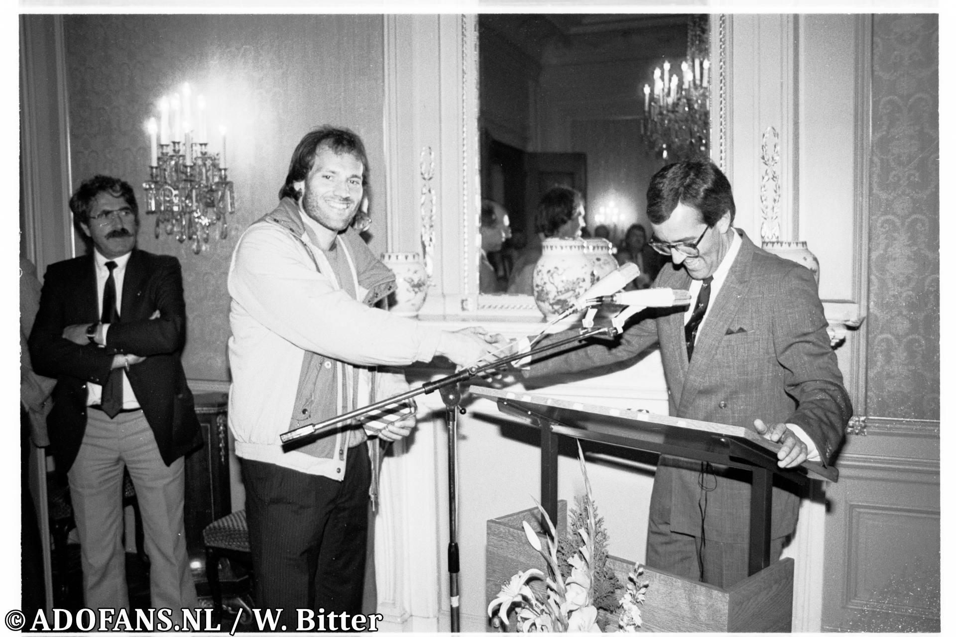 FC Den Haag is ongeslagen kampioen eerste divisie feest op de Javastraat