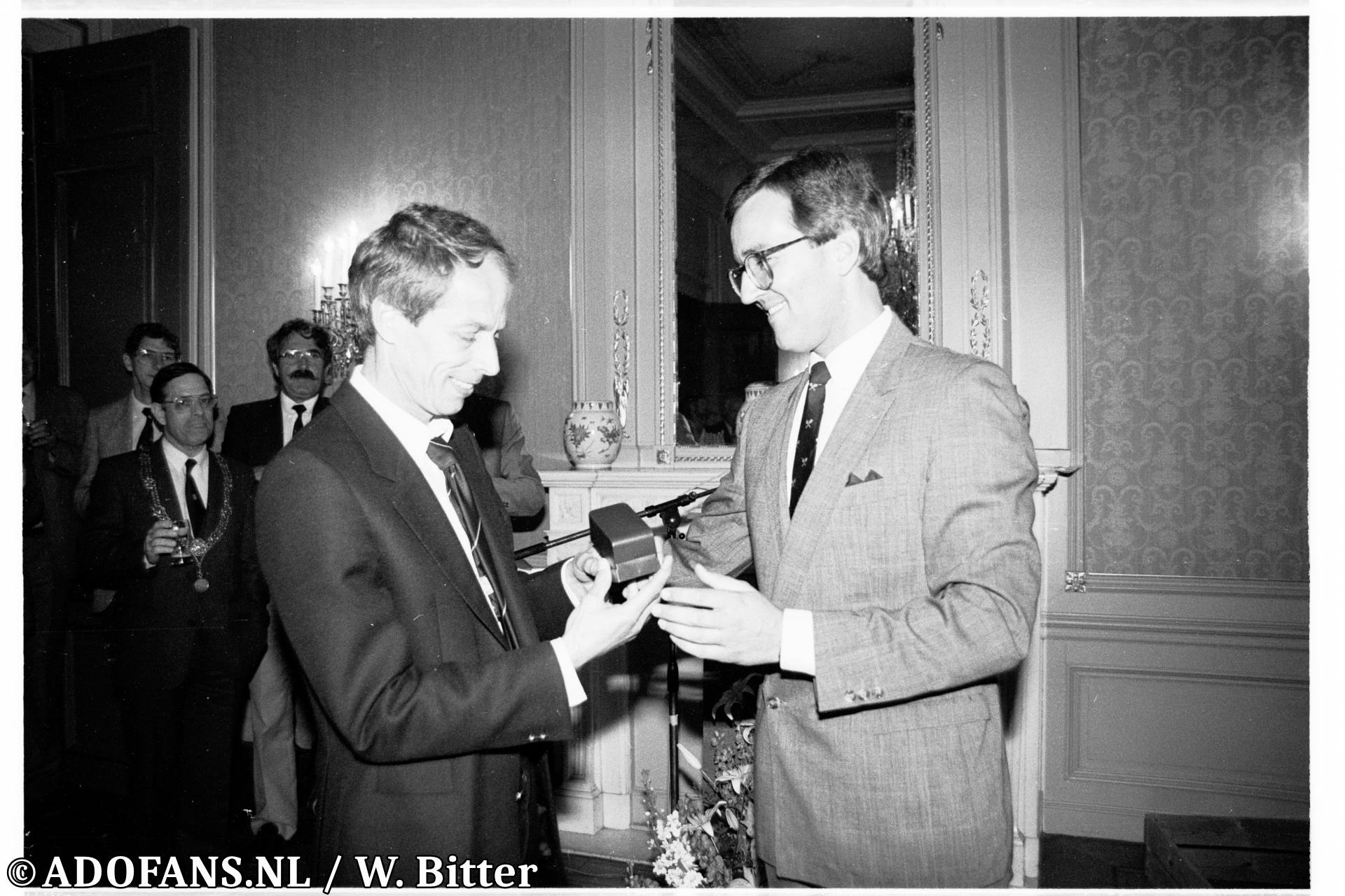 FC Den Haag is ongeslagen kampioen eerste divisie feest op de Javastraat