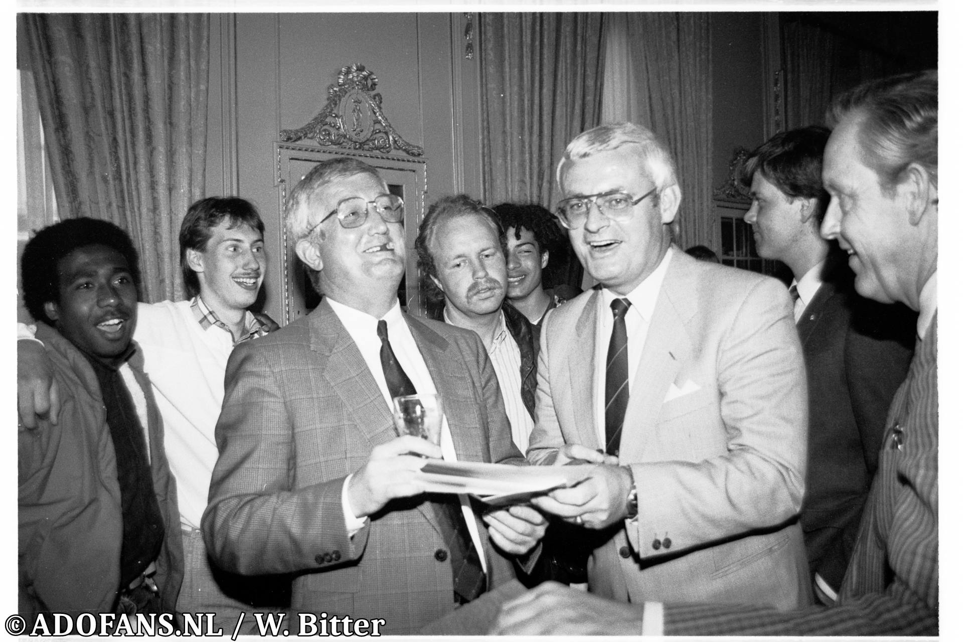 FC Den Haag is ongeslagen kampioen eerste divisie feest op de Javastraat