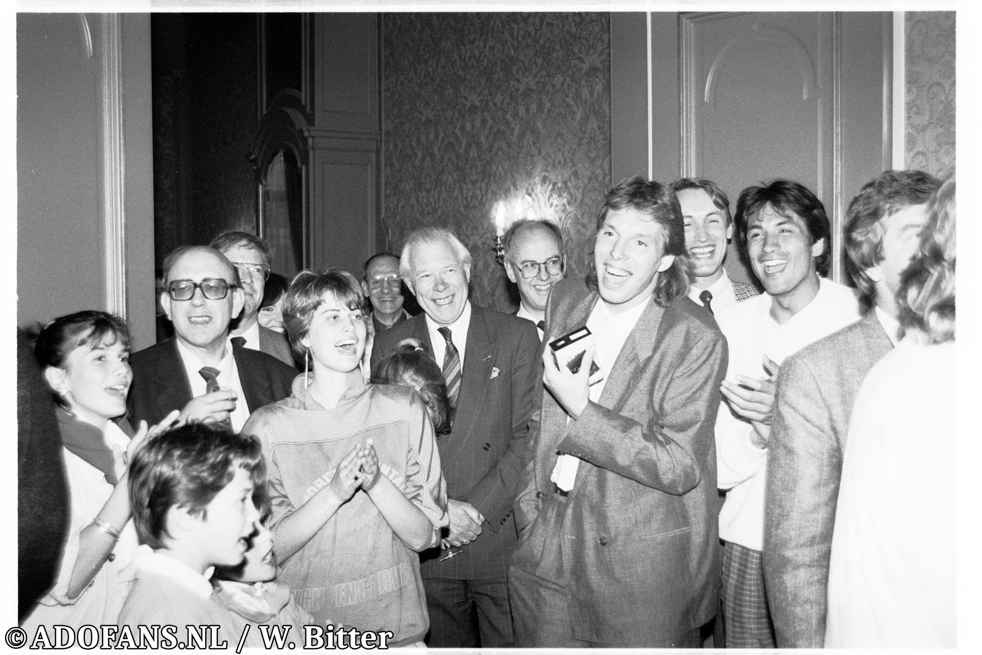 FC Den Haag is ongeslagen kampioen eerste divisie feest op de Javastraat