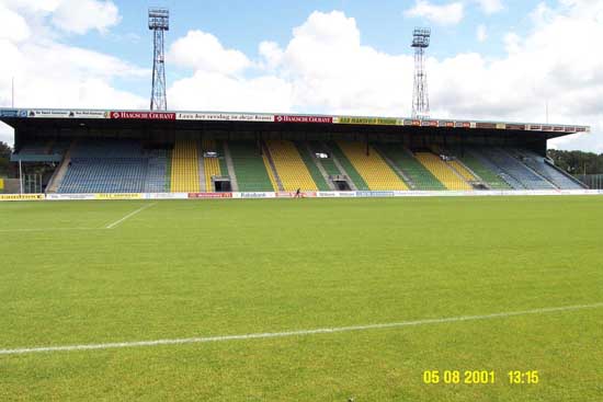 de noordtribune  n het Ziiderpark stadion