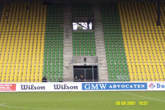 de noordtribune  n het Ziiderpark stadion