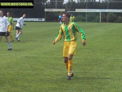 20 juli 2002 Oefenwedstrijd SPV Vlierden ADO Den Haag in Garderen