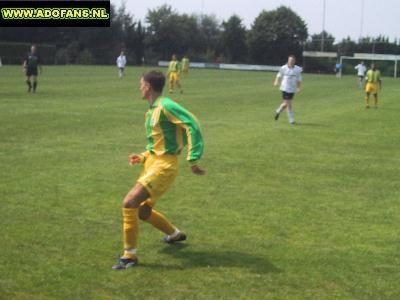 20 juli 2002 Oefenwedstrijd SPV Vlierden ADO Den Haag in Garderen