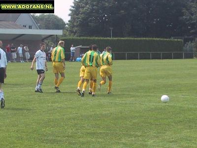 20 juli 2002 Oefenwedstrijd SPV Vlierden ADO Den Haag in Garderen