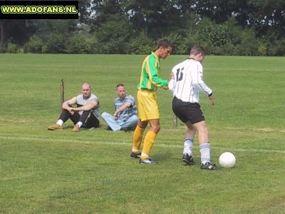 20 juli 2002 Oefenwedstrijd SPV Vlierden ADO Den Haag in Garderen