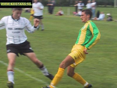 20 juli 2002 Oefenwedstrijd SPV Vlierden ADO Den Haag in Garderen