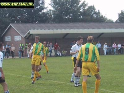 20 juli 2002 Oefenwedstrijd SPV Vlierden ADO Den Haag in Garderen