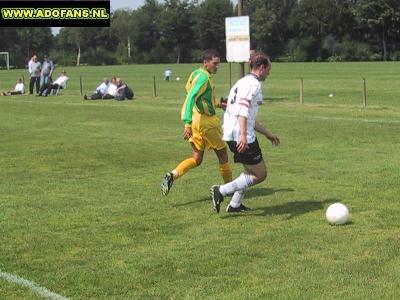 20 juli 2002 Oefenwedstrijd SPV Vlierden ADO Den Haag in Garderen