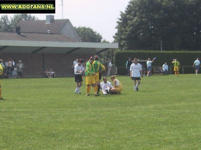 20 juli 2002 Oefenwedstrijd SPV Vlierden ADO Den Haag in Garderen