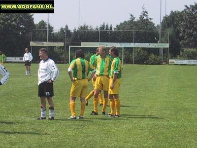 20 juli 2002 Oefenwedstrijd SPV Vlierden ADO Den Haag in Garderen