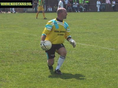 20 juli 2002 Oefenwedstrijd SPV Vlierden ADO Den Haag in Garderen