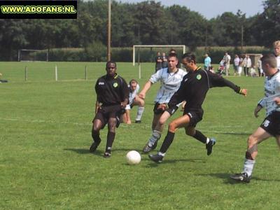 20 juli 2002 Oefenwedstrijd SPV Vlierden ADO Den Haag in Garderen