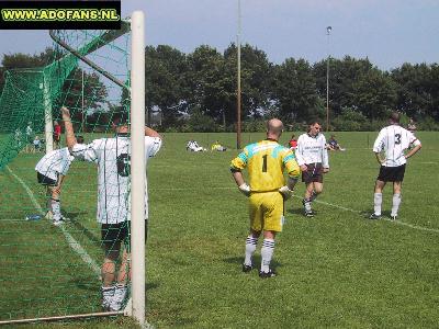 20 juli 2002 Oefenwedstrijd SPV Vlierden ADO Den Haag in Garderen