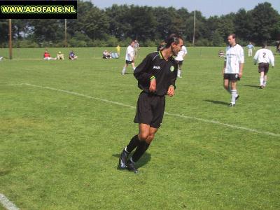 20 juli 2002 Oefenwedstrijd SPV Vlierden ADO Den Haag in Garderen