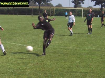 20 juli 2002 Oefenwedstrijd SPV Vlierden ADO Den Haag in Garderen