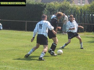 20 juli 2002 Oefenwedstrijd SPV Vlierden ADO Den Haag in Garderen