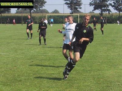 20 juli 2002 Oefenwedstrijd SPV Vlierden ADO Den Haag in Garderen