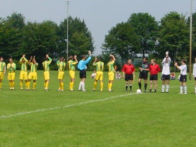 20 juli 2002 Oefenwedstrijd SPV Vlierden ADO Den Haag in Garderen