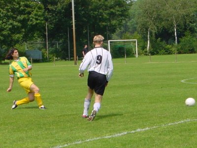 20 juli 2002 Oefenwedstrijd SPV Vlierden ADO Den Haag in Garderen