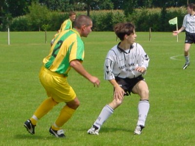 20 juli 2002 Oefenwedstrijd SPV Vlierden ADO Den Haag in Garderen