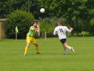 20 juli 2002 Oefenwedstrijd SPV Vlierden ADO Den Haag in Garderen