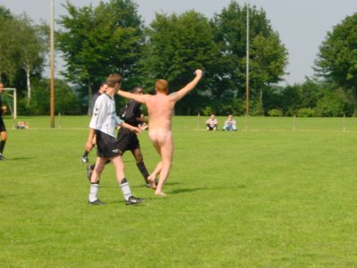 20 juli 2002 Oefenwedstrijd SPV Vlierden ADO Den Haag in Garderen