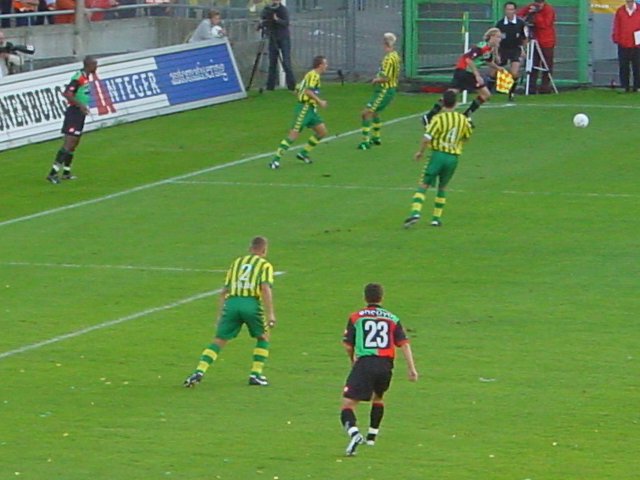 21 augustus 2004 ADO Den Haag verliest nipt van NEC