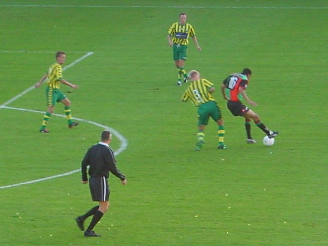 21 augustus 2004 ADO Den Haag verliest nipt van NEC