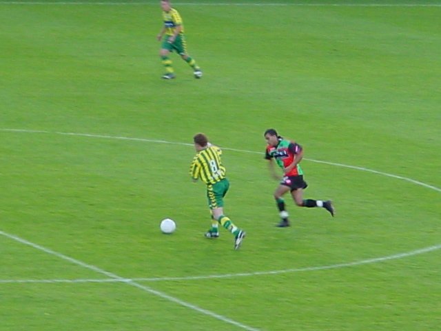 21 augustus 2004 ADO Den Haag verliest nipt van NEC