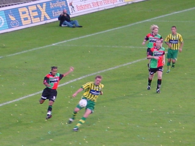 21 augustus 2004 ADO Den Haag verliest nipt van NEC