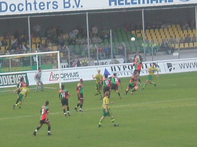 21 augustus 2004 ADO Den Haag verliest nipt van NEC