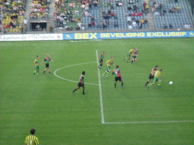 21 augustus 2004 ADO Den Haag verliest nipt van NEC