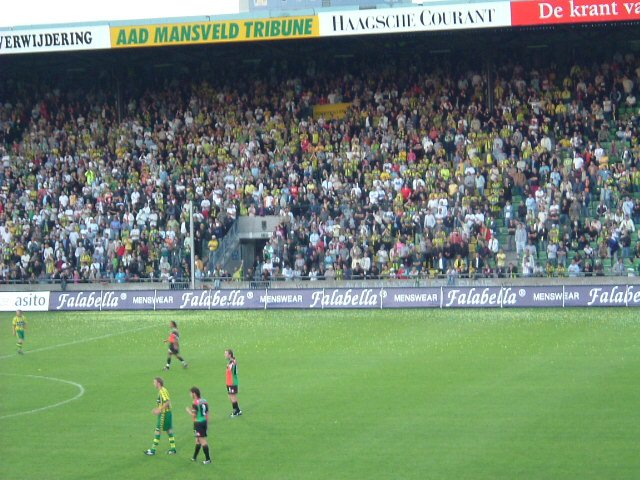 21 augustus 2004 ADO Den Haag verliest nipt van NEC