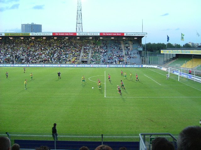 21 augustus 2004 ADO Den Haag verliest nipt van NEC