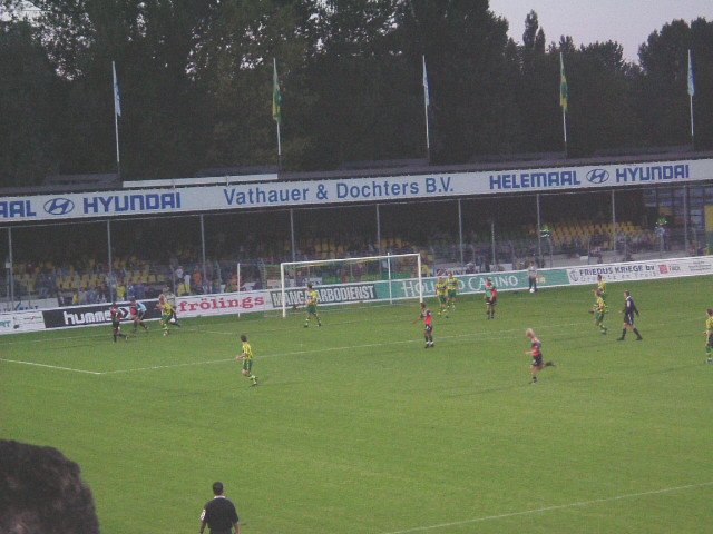 21 augustus 2004 ADO Den Haag verliest nipt van NEC